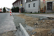 Rekonstrukce chodníků v Oselcích 1.4-2007